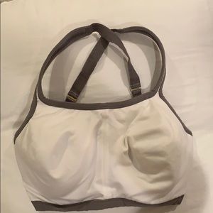 Natori convertible underwire sports bra 32DD